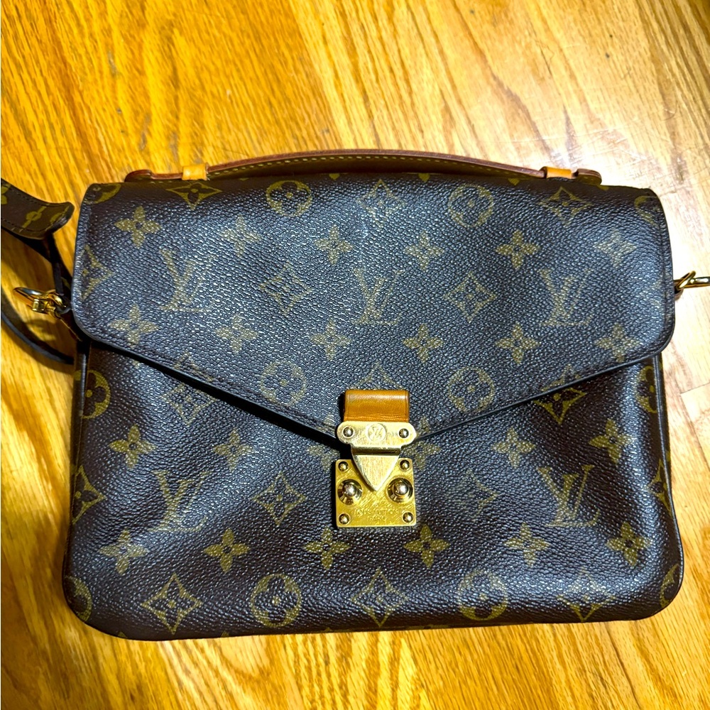 Pochette Metis
